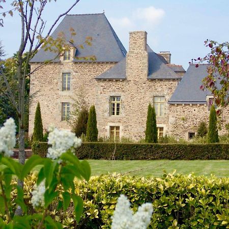 Gite Le Logis - Manoir Le Plessix Madeuc Corseul 外观 照片