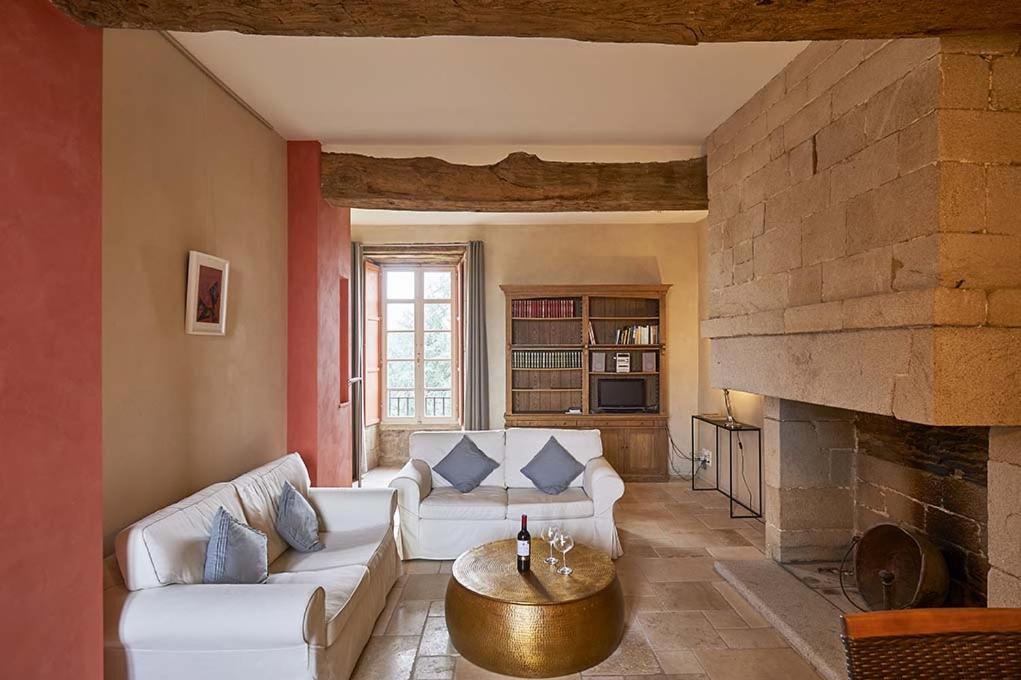 Gite Le Logis - Manoir Le Plessix Madeuc Corseul 外观 照片